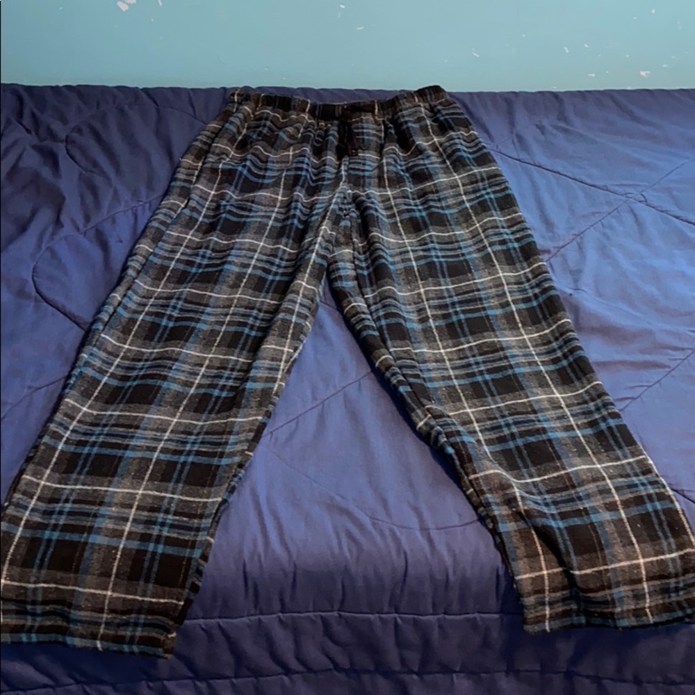 Perry Ellis Pajamas in Plaid